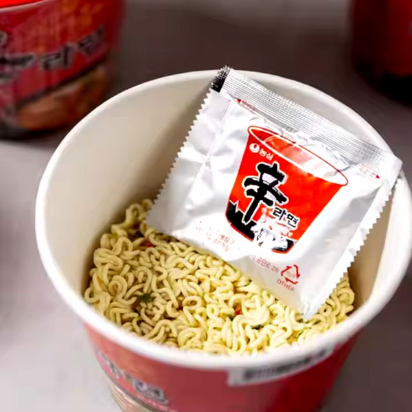 【農心】辛ラーメンカップ麺65g(小)