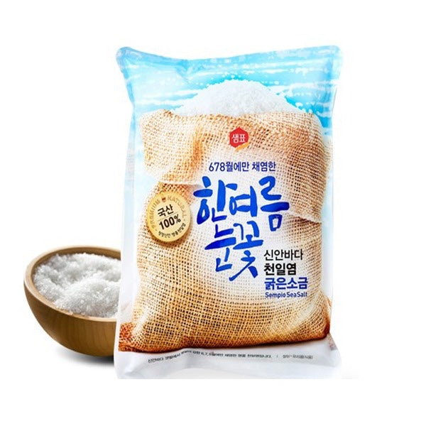 【泉標】天日塩1.5kg：韓国食品・食材専門の通販店「韓国市場」